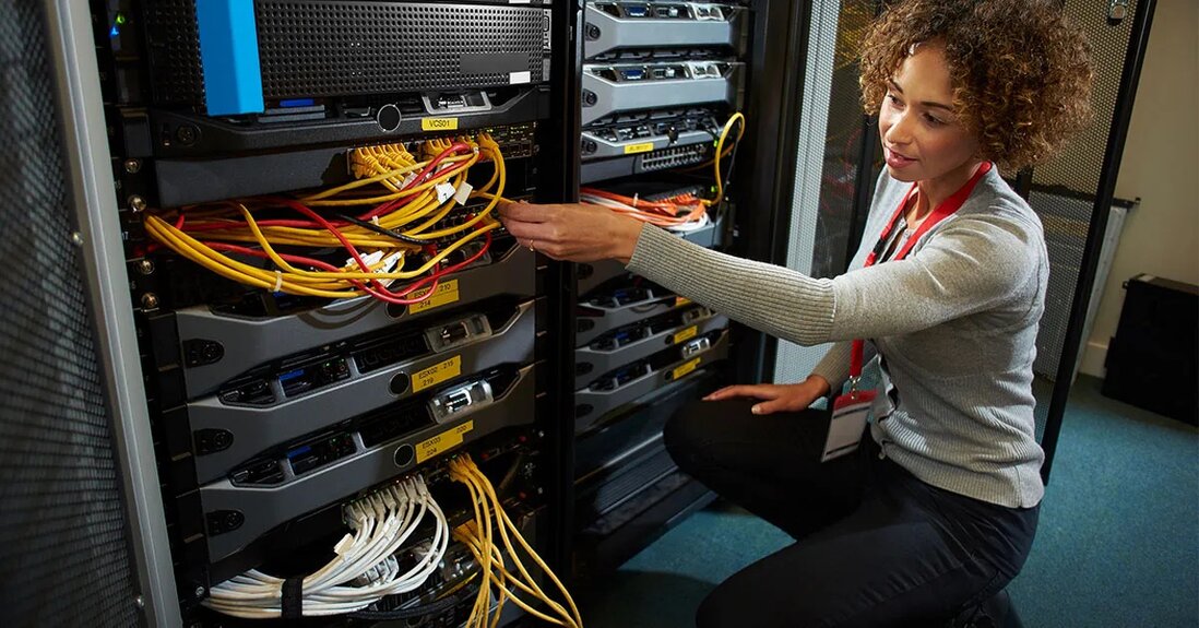 Reliable data center infrastructure with rows of servers
